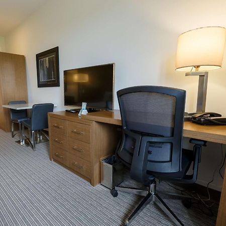 Executive Residency By Best Western Calgary City View North Bagian luar foto