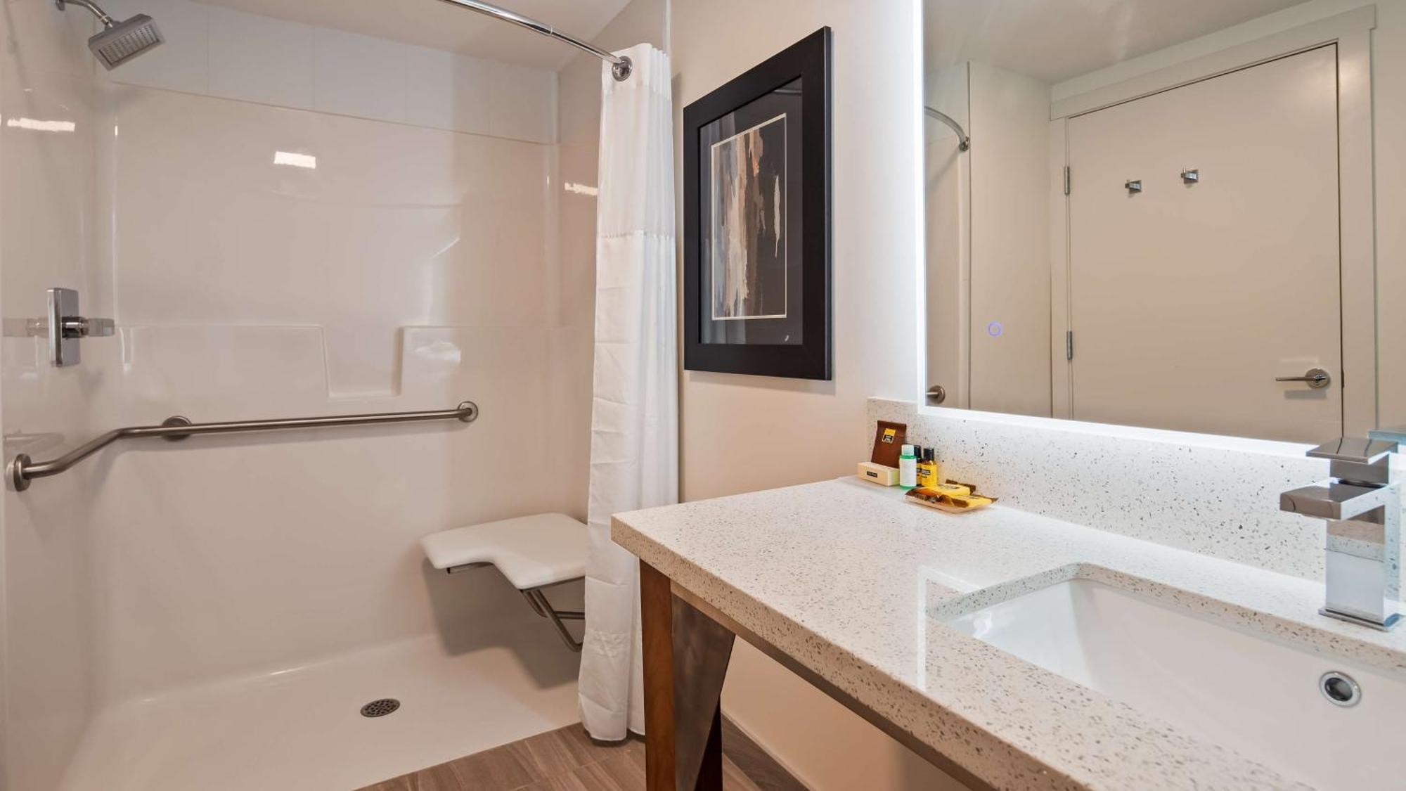 Executive Residency By Best Western Calgary City View North Bagian luar foto