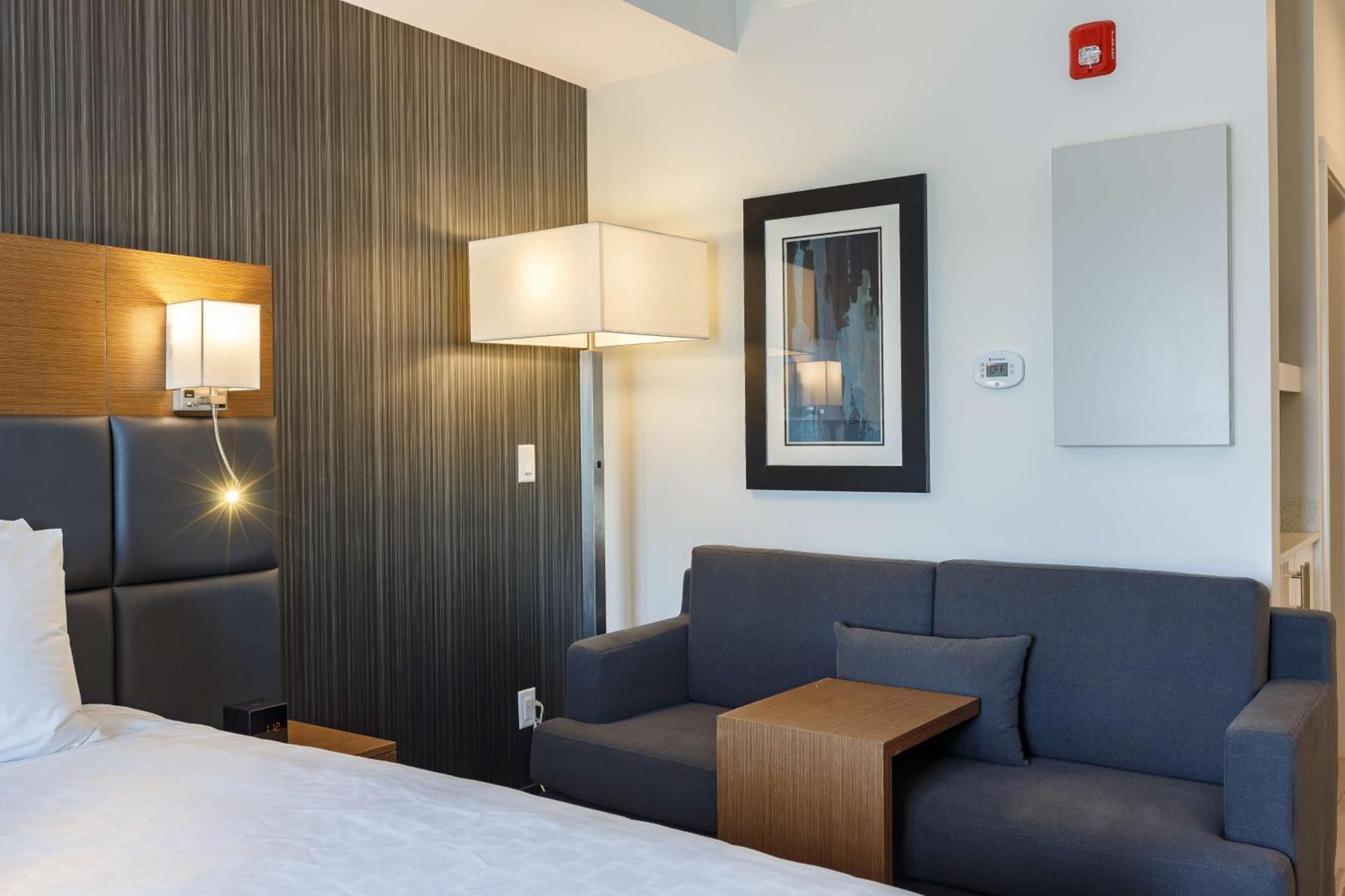 Executive Residency By Best Western Calgary City View North Bagian luar foto