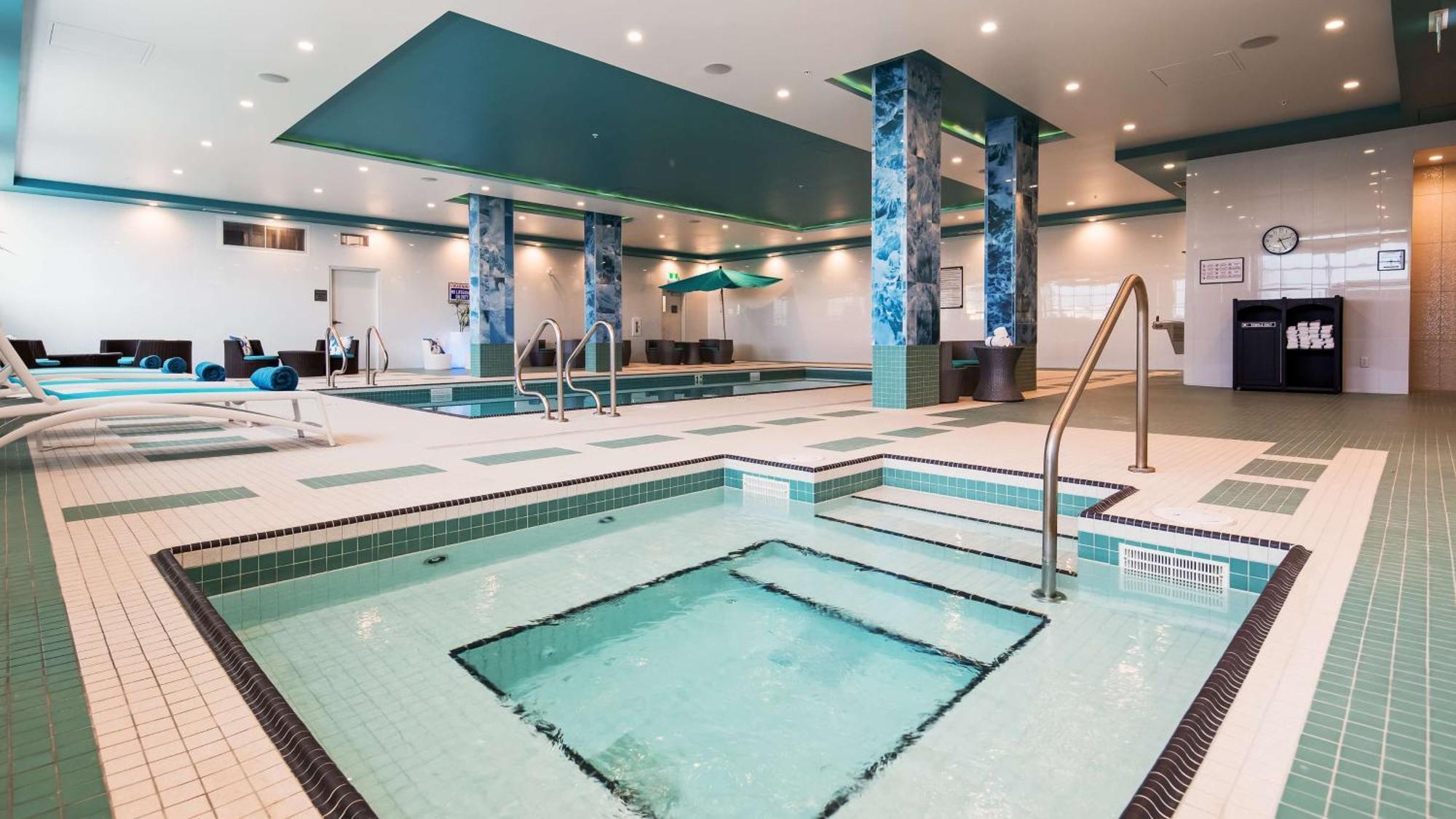 Executive Residency By Best Western Calgary City View North Bagian luar foto
