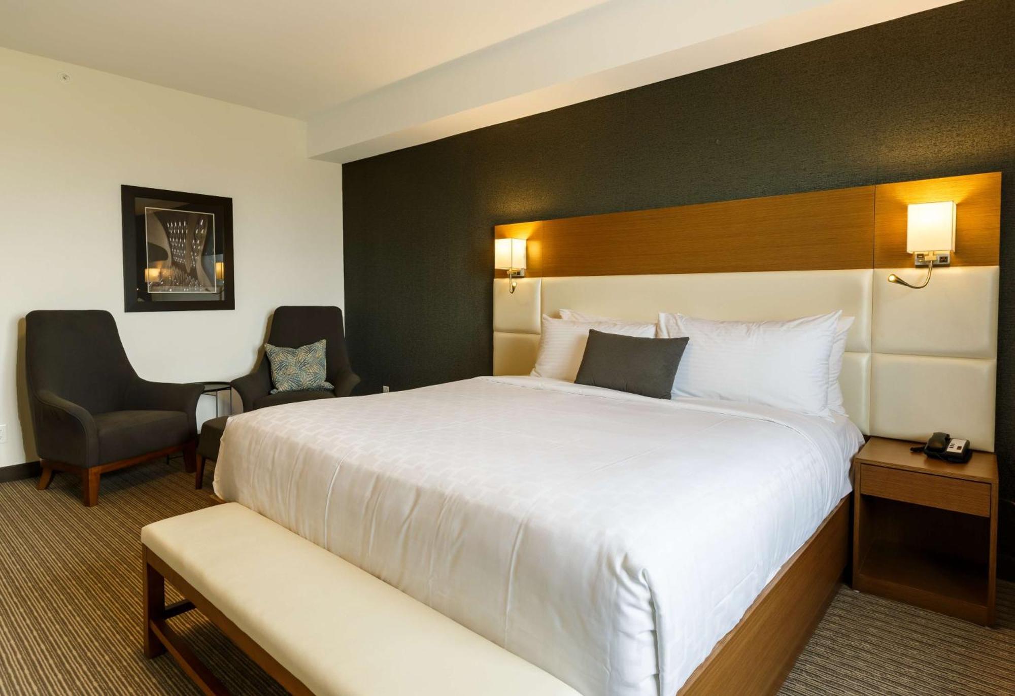 Executive Residency By Best Western Calgary City View North Bagian luar foto